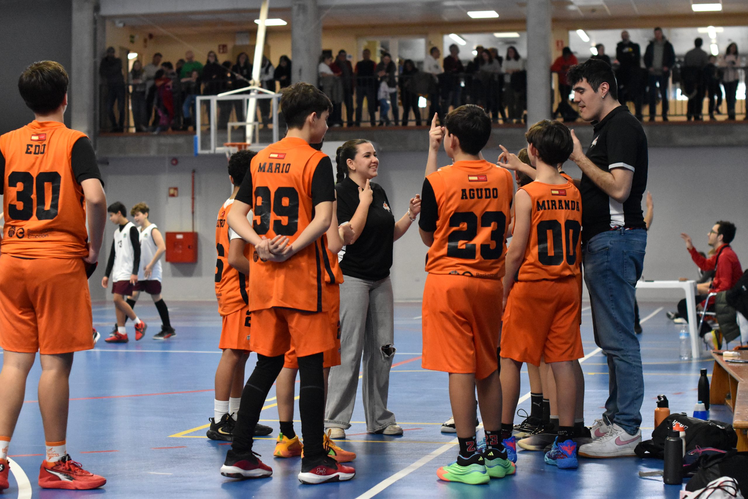 Equipo Infantil Naranja de Vallekas Basket, temporada 25/26 (foto 1 de 2)